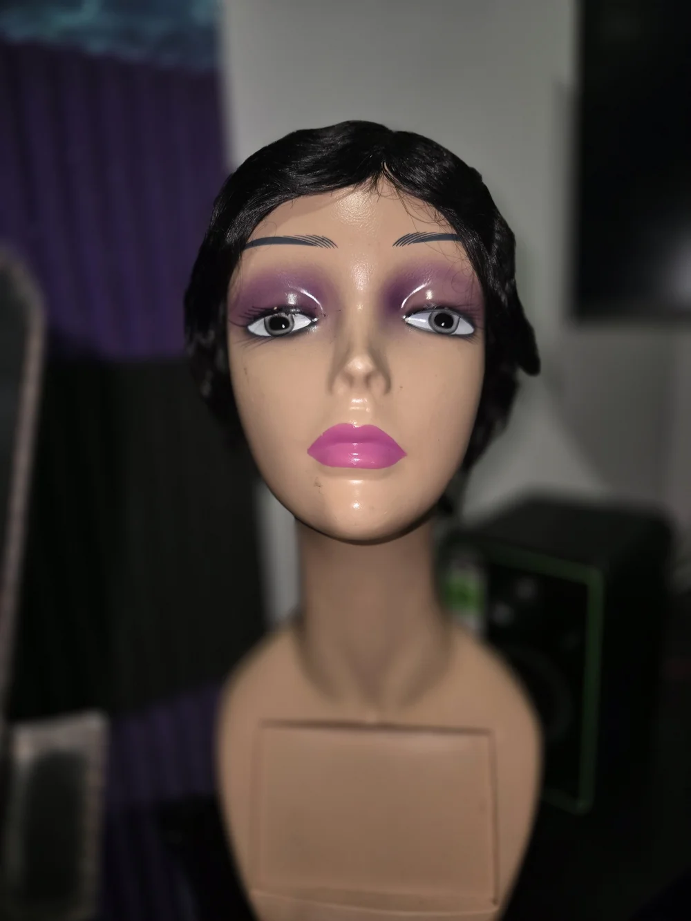 Black Short Wavy Women's Wig - Sleek Finger Wave Style